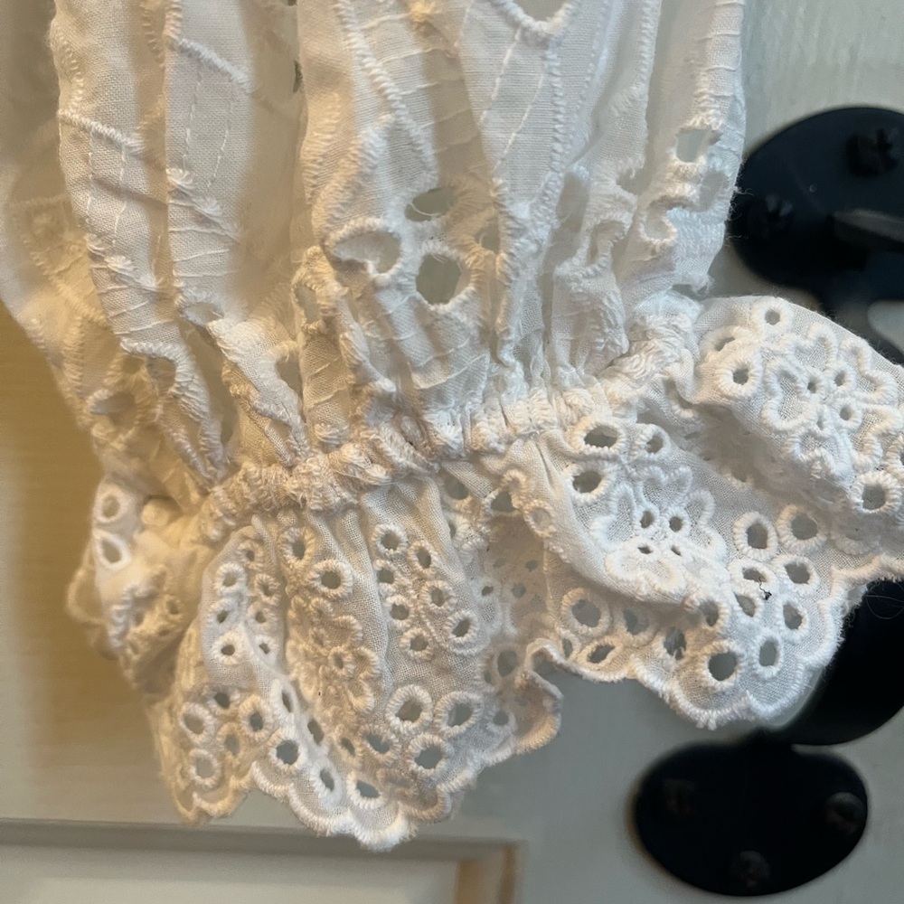 💖Elegant White Eyelet Tie Blouse💖 - Picture 10 of 15